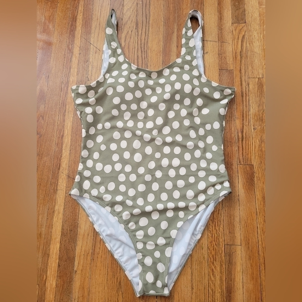 Real Essentials One-Piece Swimsuit Size XL